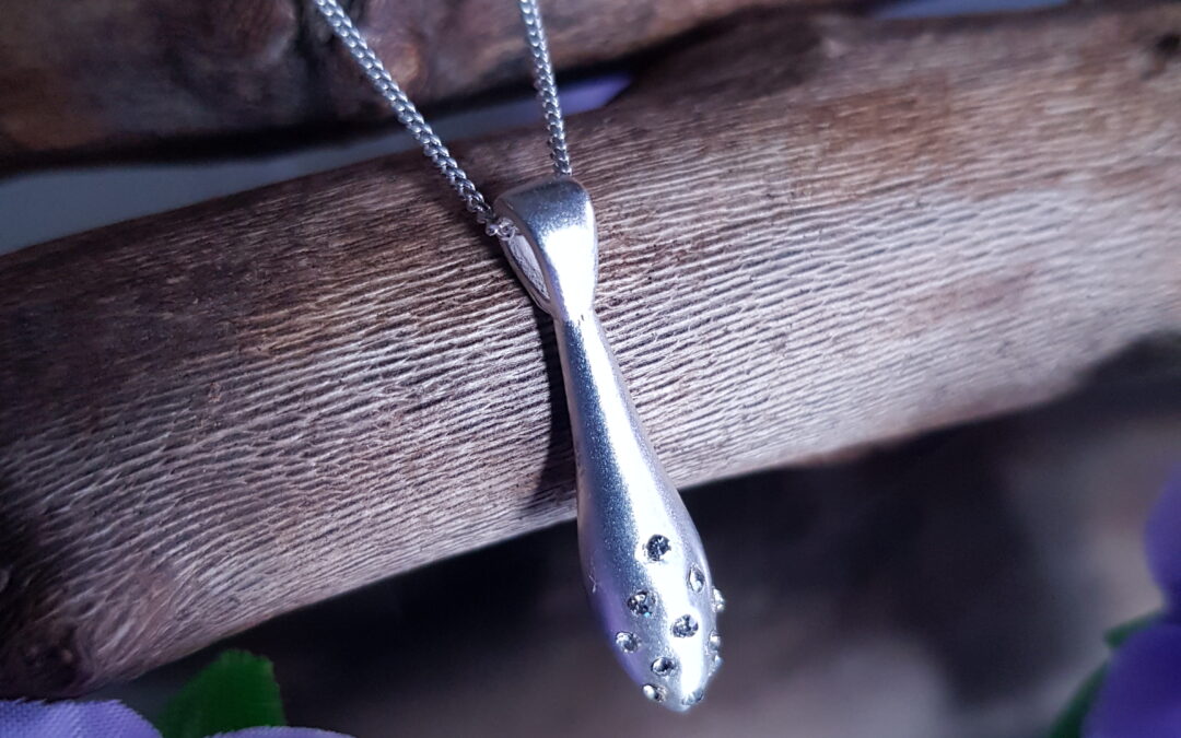 Satin Teardrop Silver Necklace