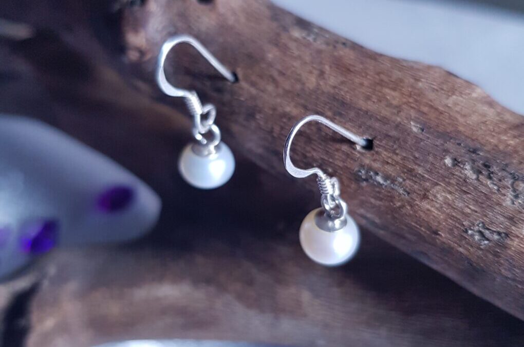 Silver Pearl Dropper Earringd